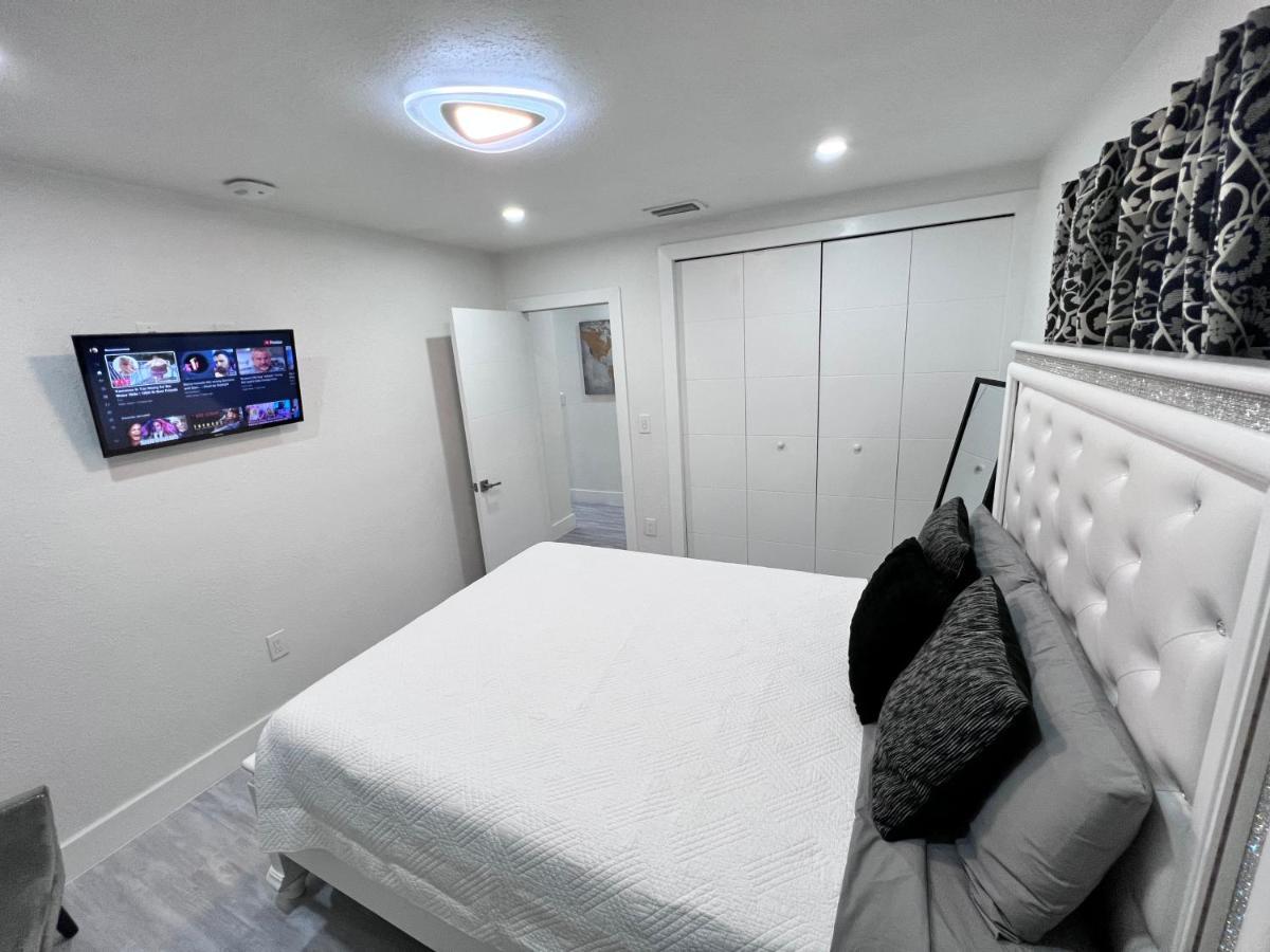 Stylish 2 Bedrooms Apartment By Miami International Airport Ngoại thất bức ảnh