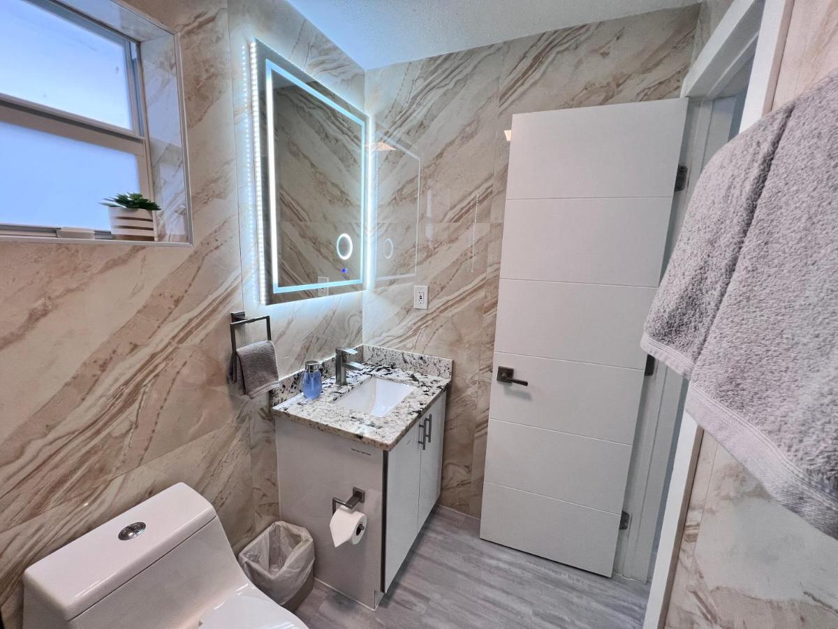 Stylish 2 Bedrooms Apartment By Miami International Airport Ngoại thất bức ảnh